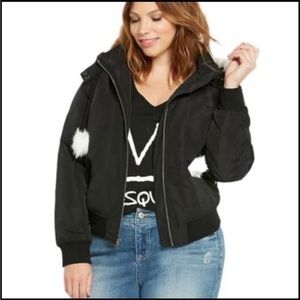 ⭐️ Torrid Black Faux Fur Trim Bomber Jacket